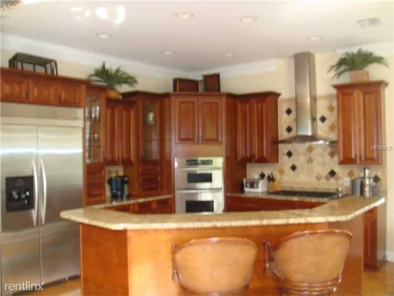 1431 Parilla Cir - Photo 3 of 13