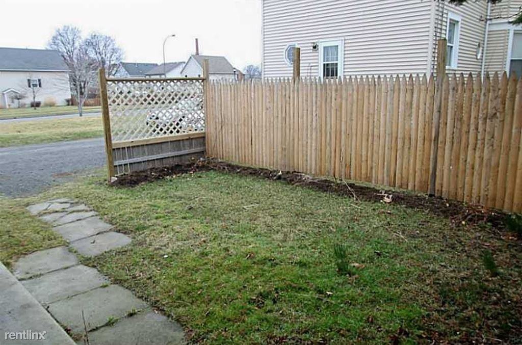 81 Glasgow St - Photo 2 of 9