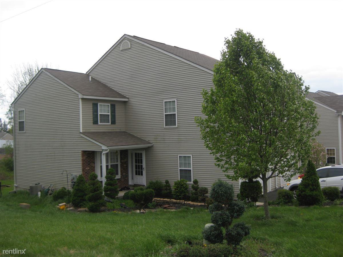 226 W 7th St - Photo 2 of 10