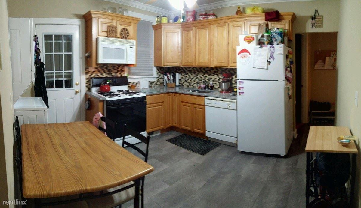 230 Carroll St - Photo 3 of 5