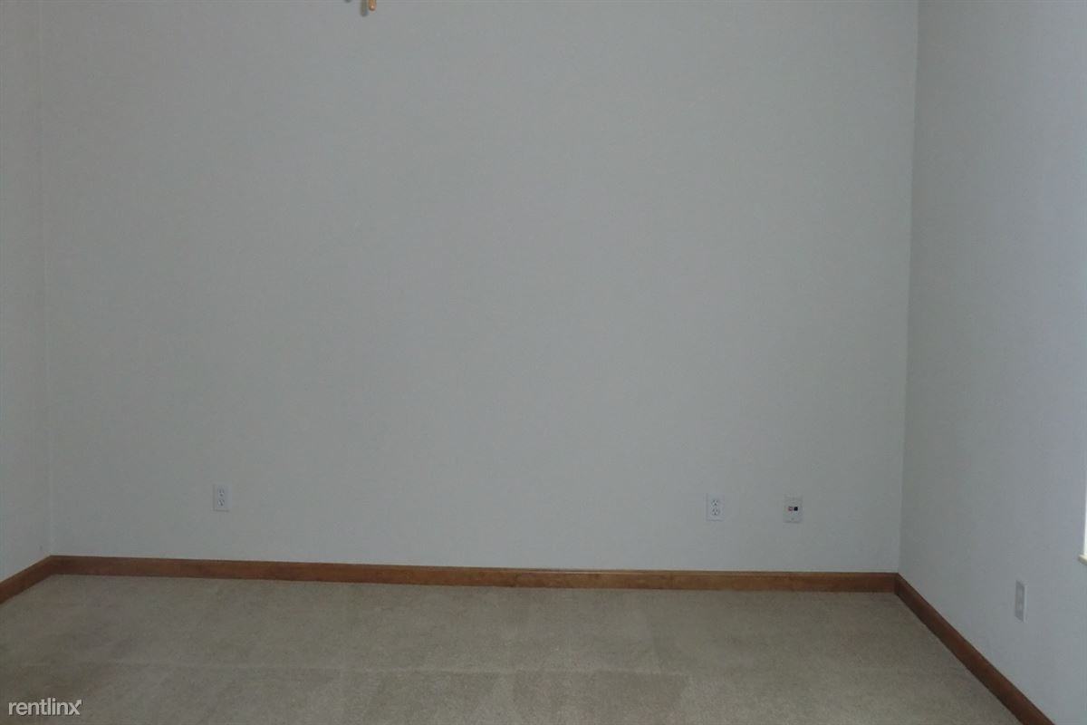 121 Autumn Pine Dr - Photo 2 of 13