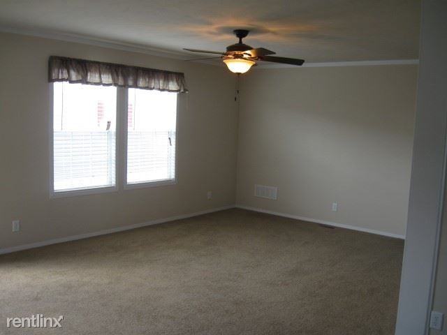 2672 Autumn Lake Dr - Photo 3 of 5