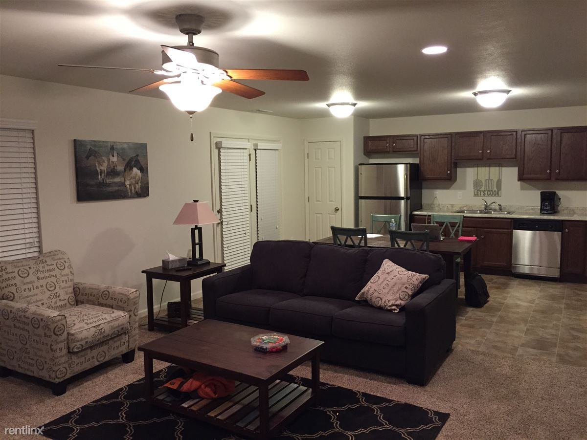 3510 9th Ave NE - Photo 3 of 7