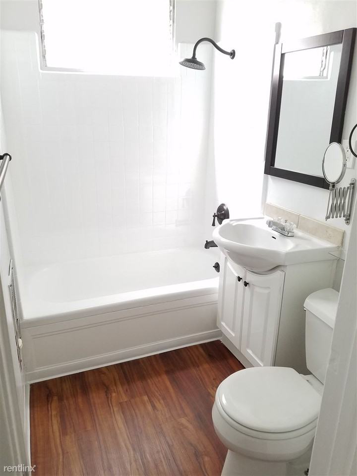 440 E Acacia Ave - Photo 2 of 11