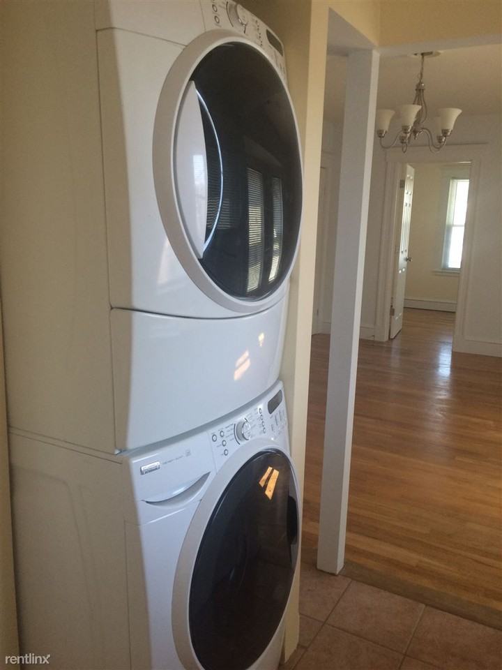 8 Vassar St - Photo 2 of 7