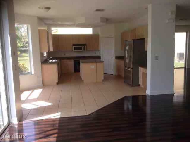 Misty Oaks Circle / Royal Palm Beach - Photo 2 of 8