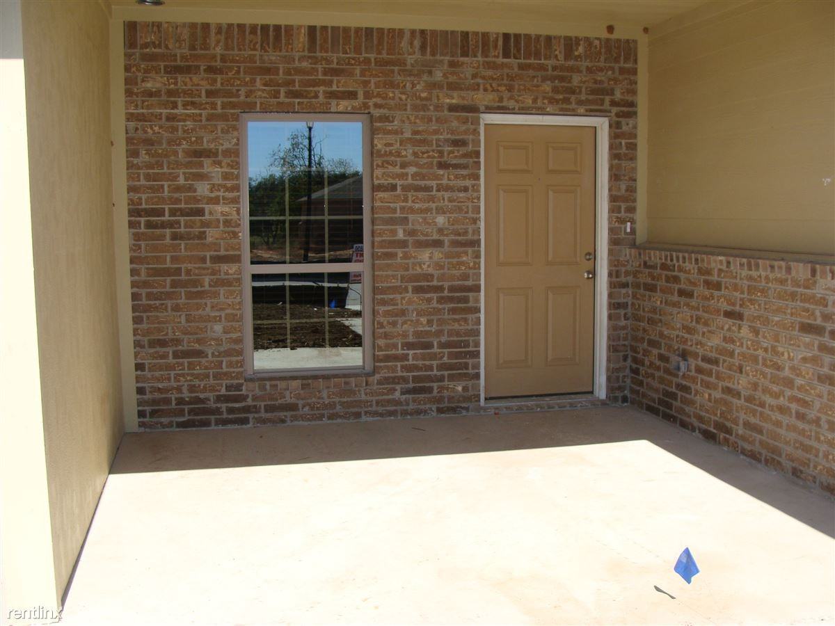 5708 Foxborough - Photo 2 of 9