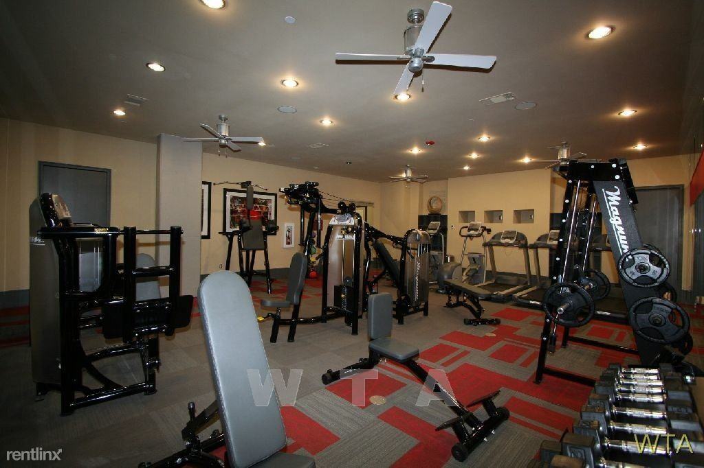 1611 W 5th St - Photo 3 of 9