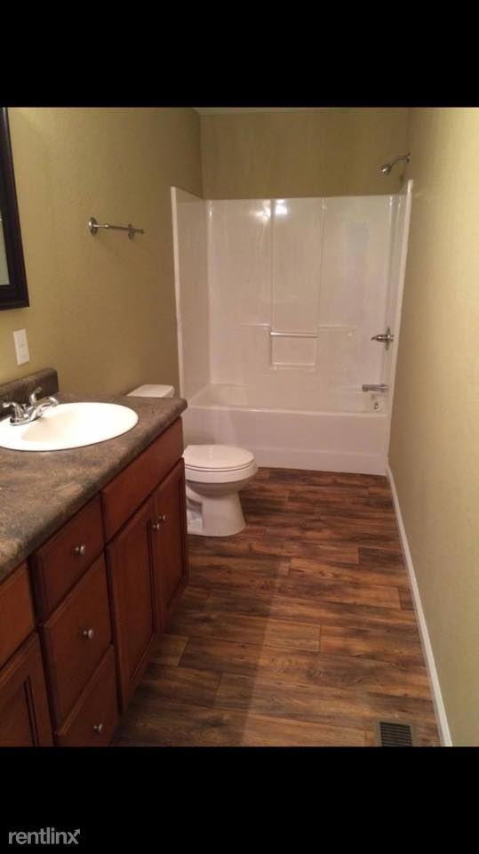 1501 Lyndel St #A - Photo 3 of 8