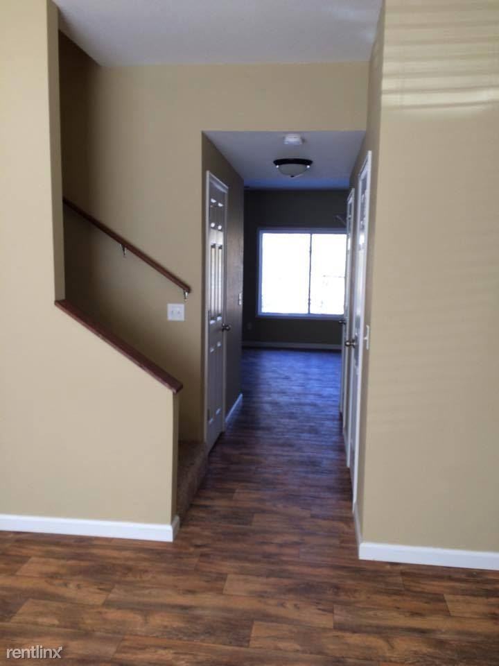 1203 Lawrence #A1 - Photo 3 of 6