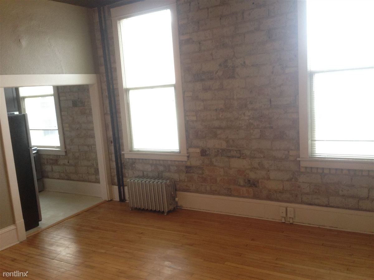 37 7th St N - Photo 2 of 4