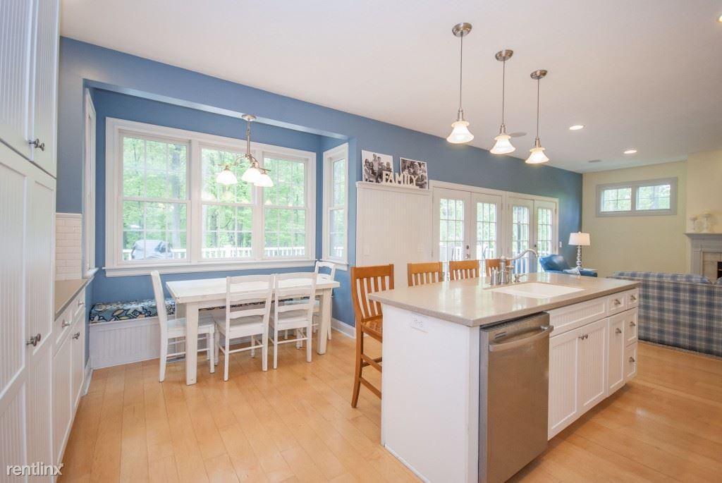 13805 Rolling Creek Dr - Photo 3 of 36