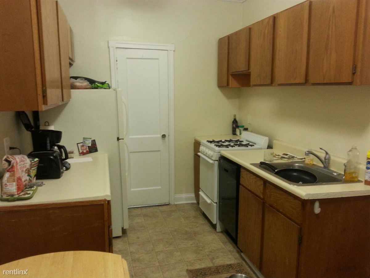 4740 Pine St - Photo 3 of 6