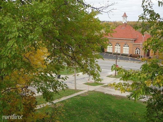 529 31st St - Photo 3 of 6