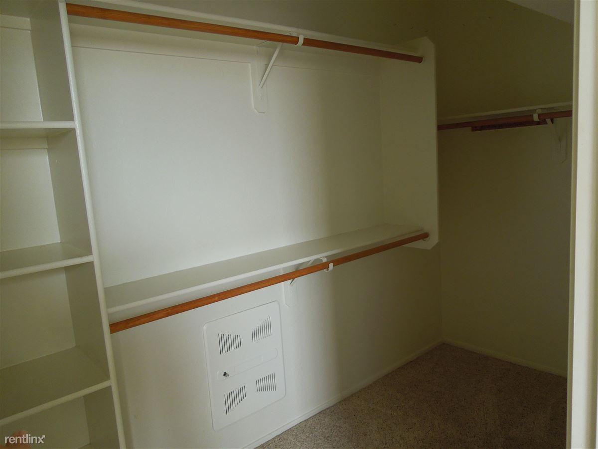 316 N Old Camp Ln - Photo 3 of 8