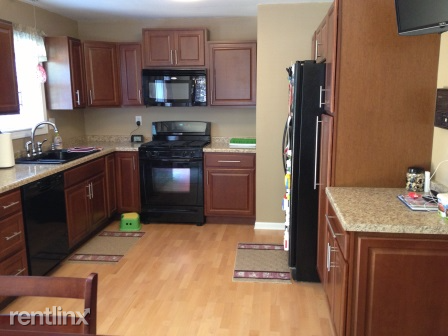 19 E Oak St - Photo 2 of 18