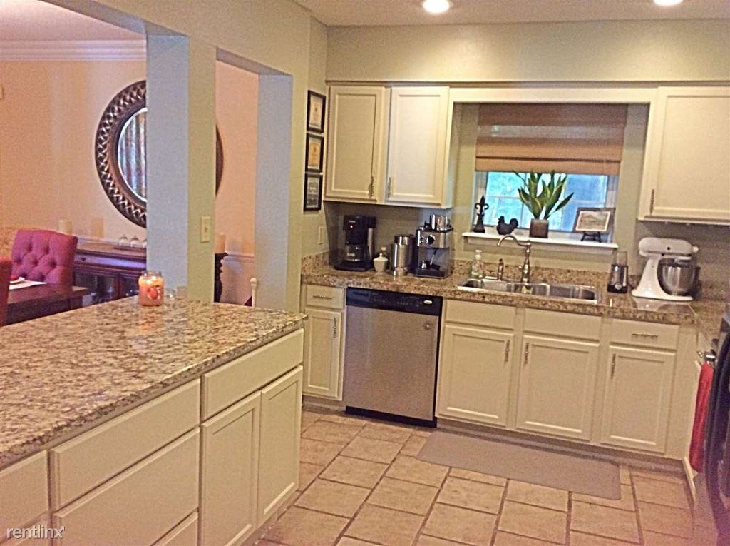 875 Violet St - Photo 2 of 9