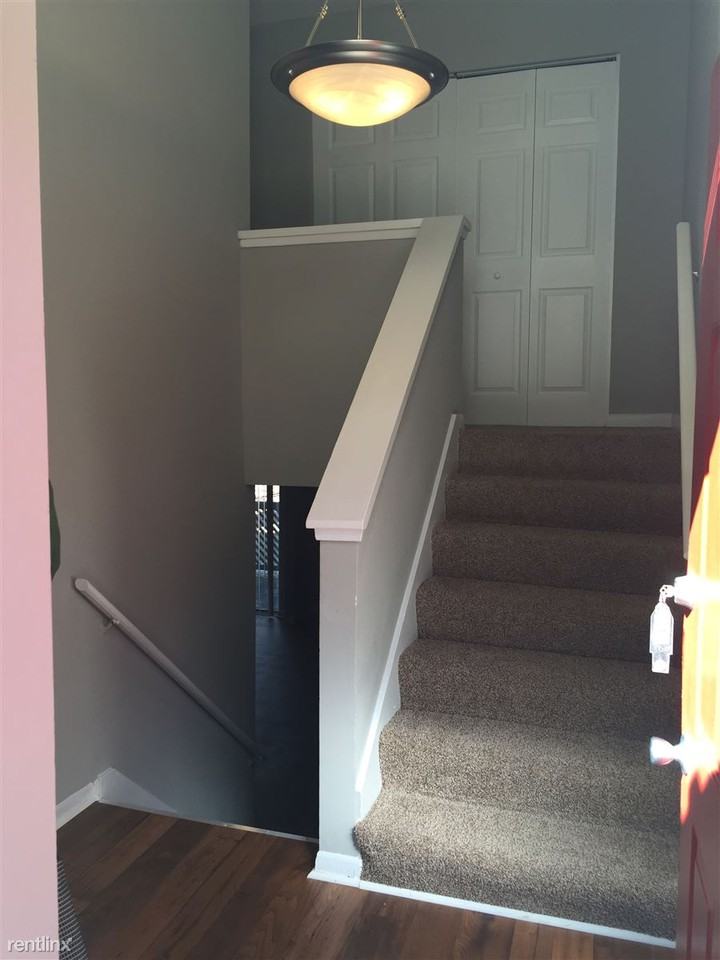 2330 John Hawkins Pkwy - Photo 2 of 10