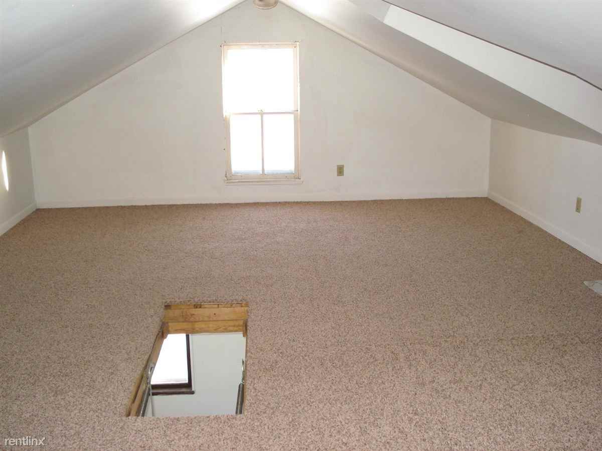 1450 Barclay St - Photo 3 of 27