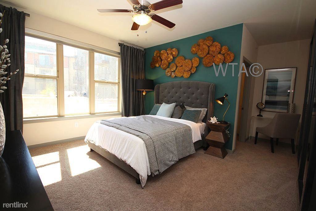 2601 Esperanza Xing - Photo 2 of 9