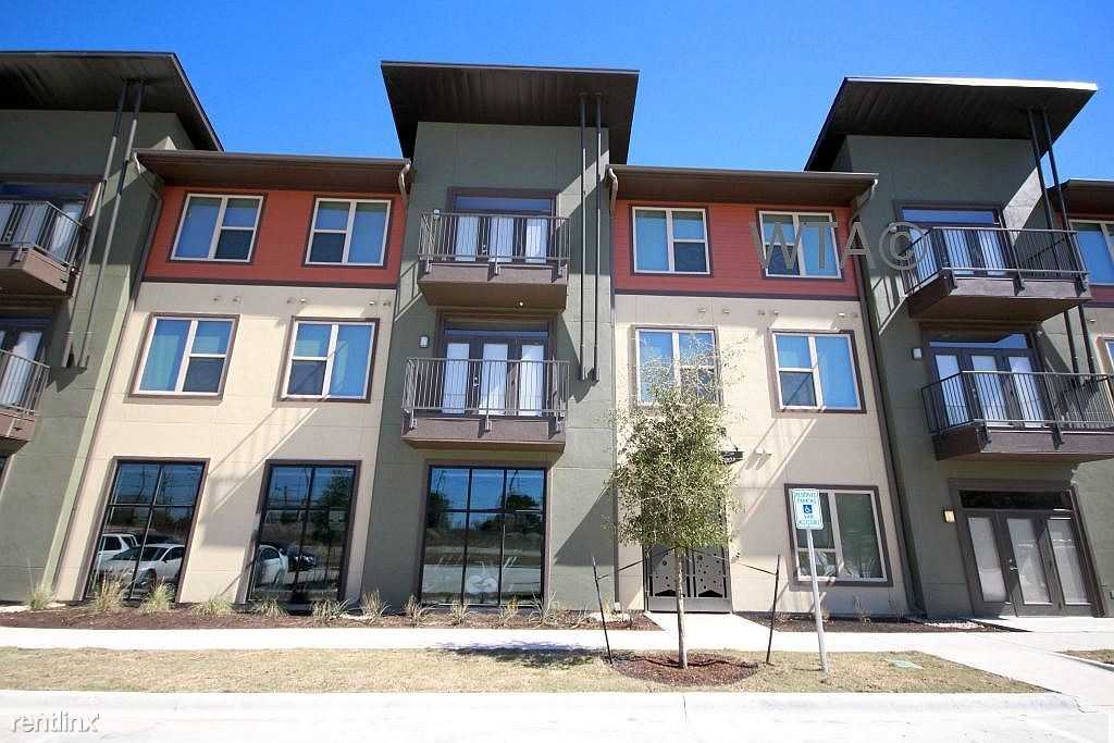 2601 Esperanza Xing - Photo 3 of 9