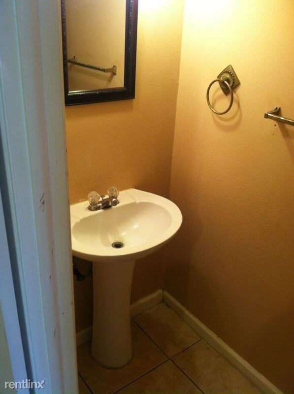 6218 Oak Cluster Cir - Photo 2 of 15