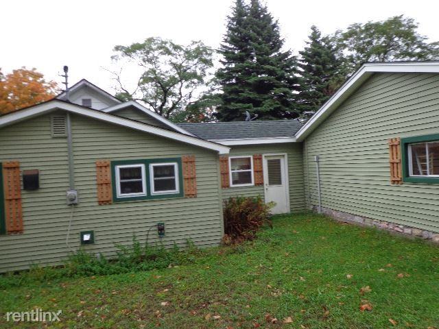 600 Schenk St - Photo 3 of 10