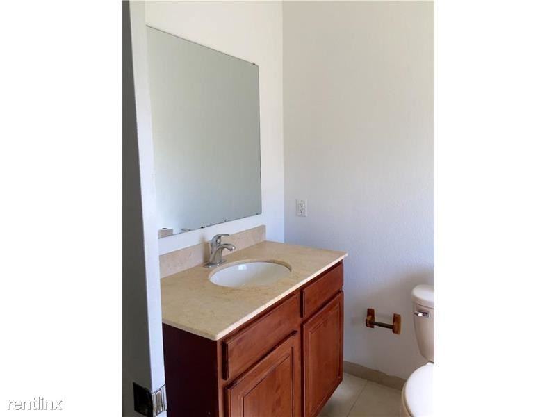 1540 NW 45th St #1-4 - Photo 2 of 11