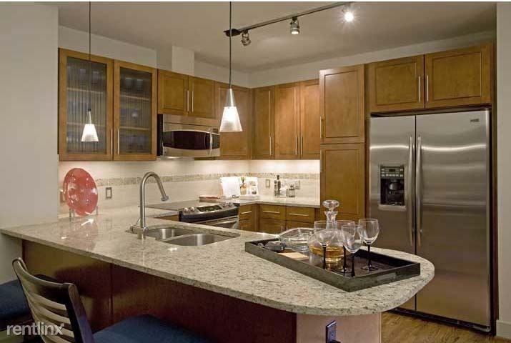 1400 McKinney - Photo 2 of 13