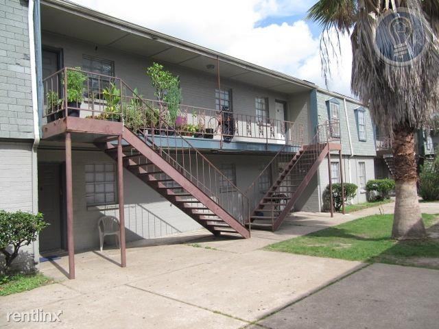 9745 Long Point Rd - Photo 3 of 7