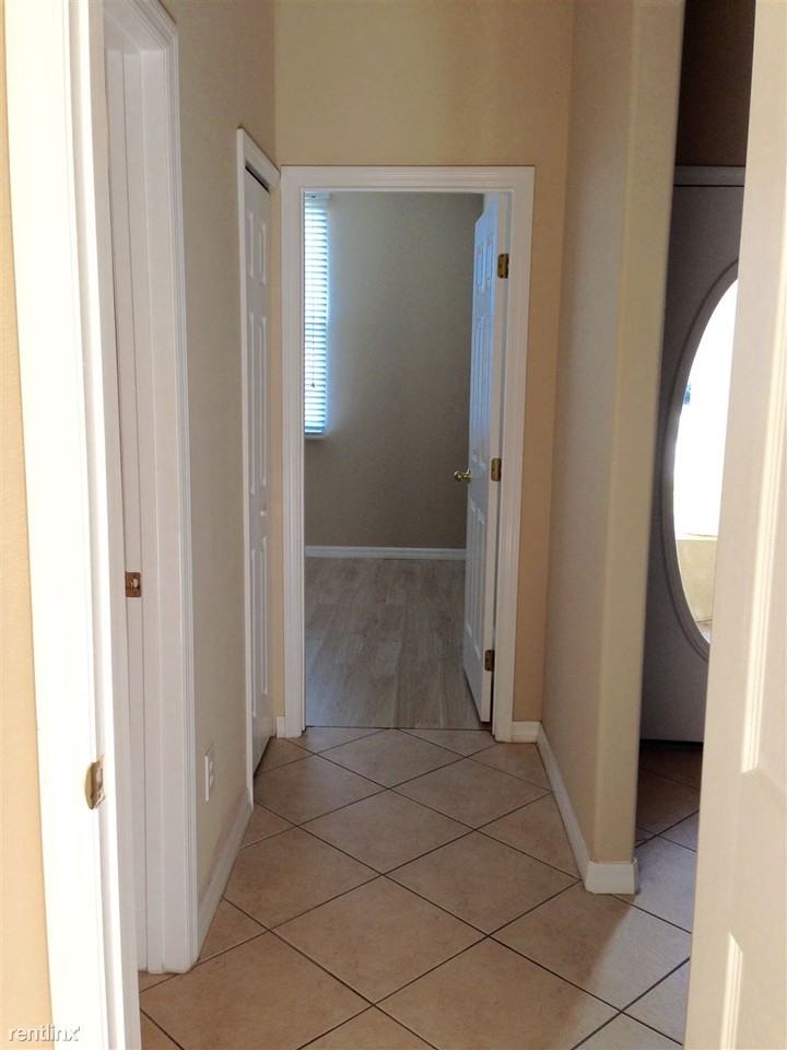 15316 Groose Point Ln - Photo 3 of 17