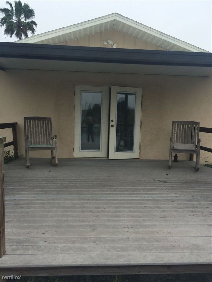 3350 Poinsettia Dr - Photo 3 of 12