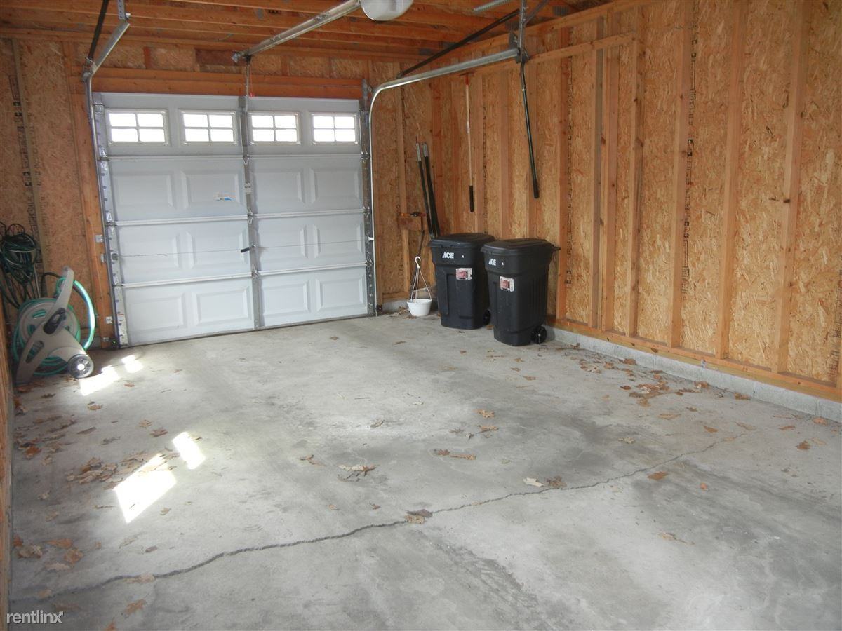 15858 Buckingham Ave - Photo 3 of 11