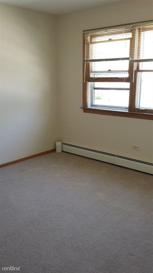 350 Prairie Ave - Photo 3 of 10