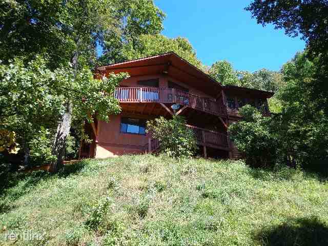 104 Greenwood Ln