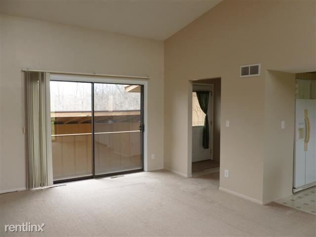 304 Fairway Cove - Photo 3 of 14