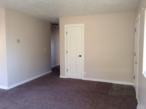 9039 SE Stark St - Photo 2 of 12