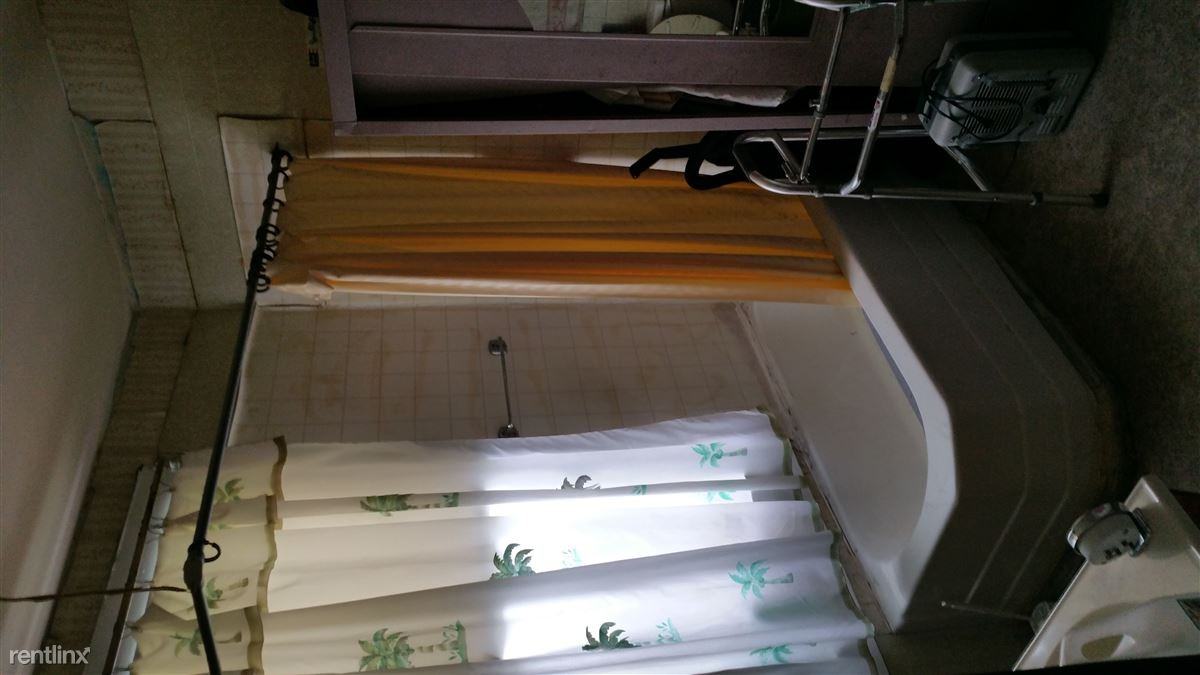 402 N Main St - Photo 2 of 21