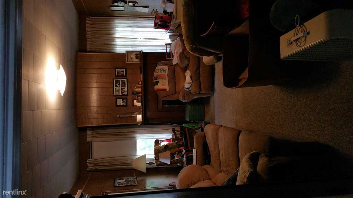 402 N Main St - Photo 3 of 21