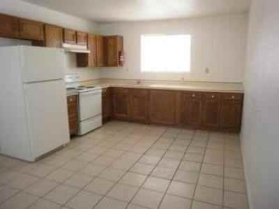 4307 S 12th Ave - Photo 2 of 5