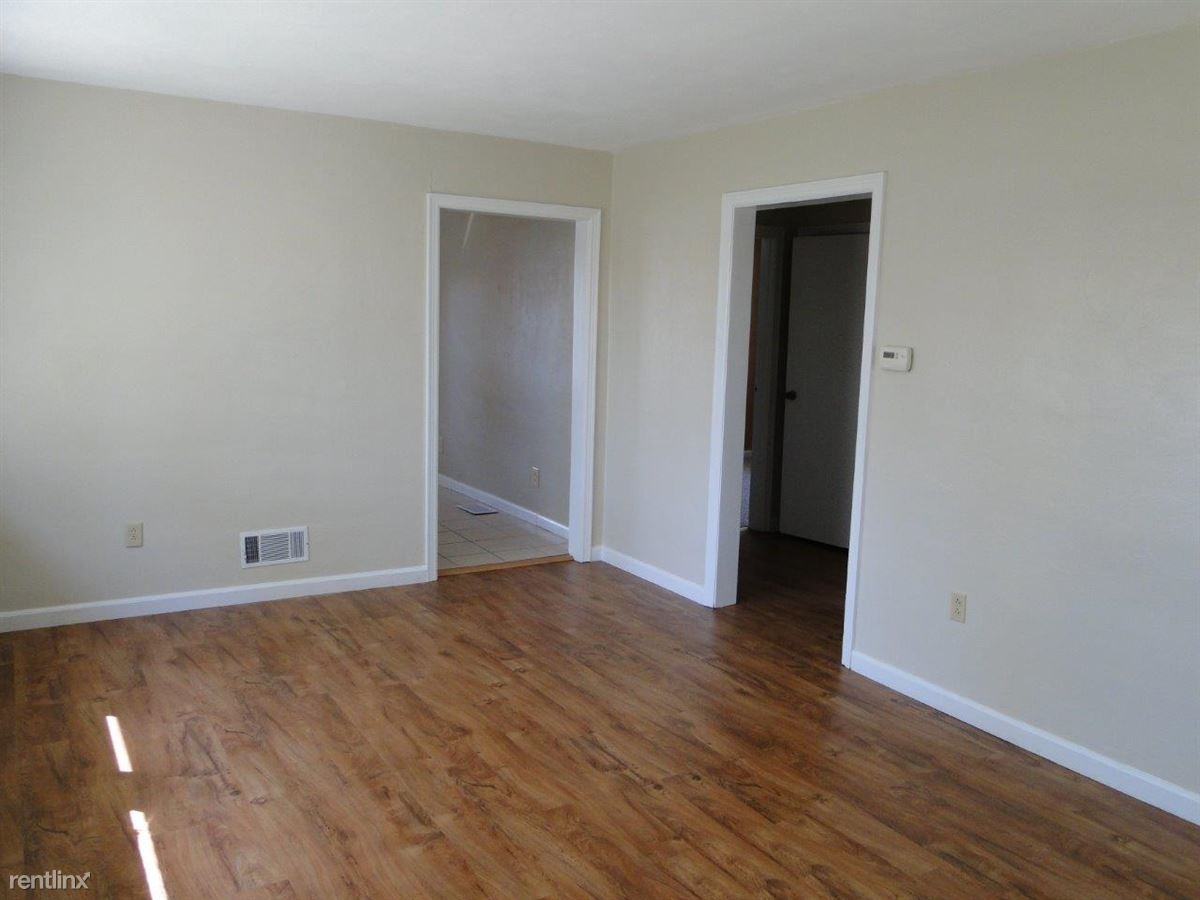 332 Grant St - Photo 3 of 10