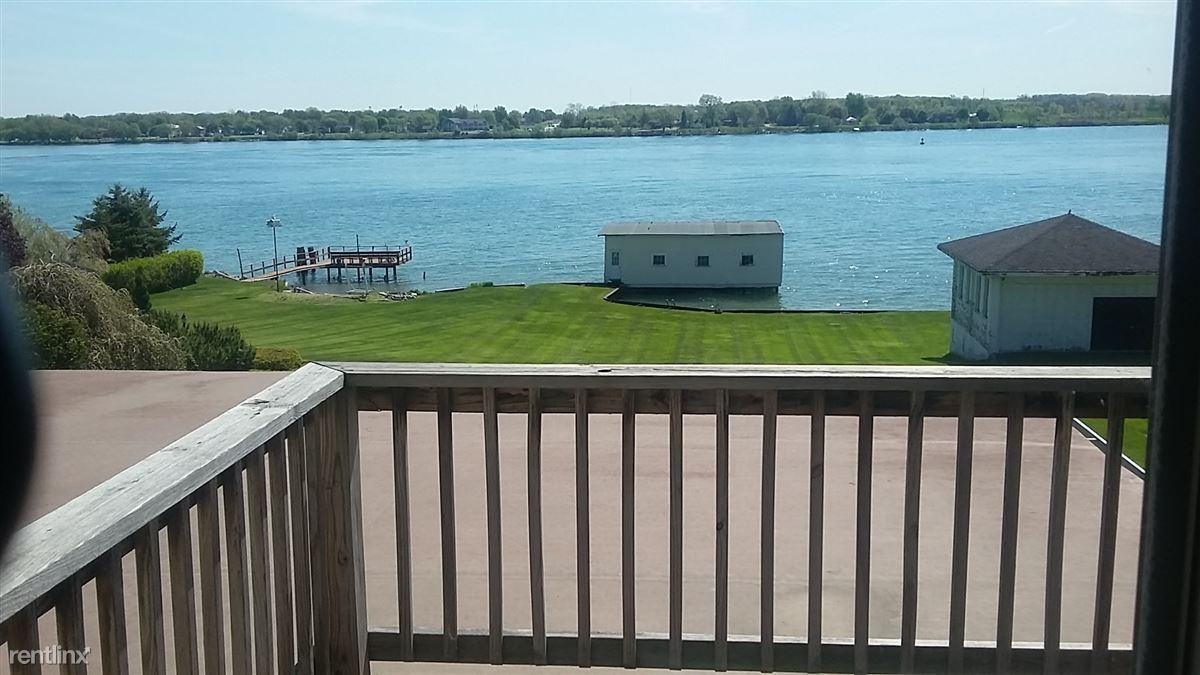 1329 Oakland Ave - Photo 2 of 12