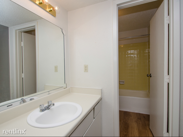 Woodland and Mariposa - Photo 3 of 13