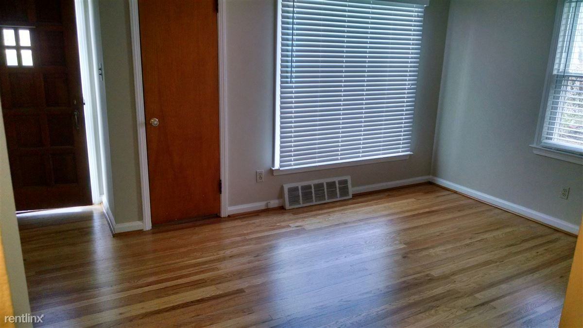 23079 Violet St - Photo 3 of 8