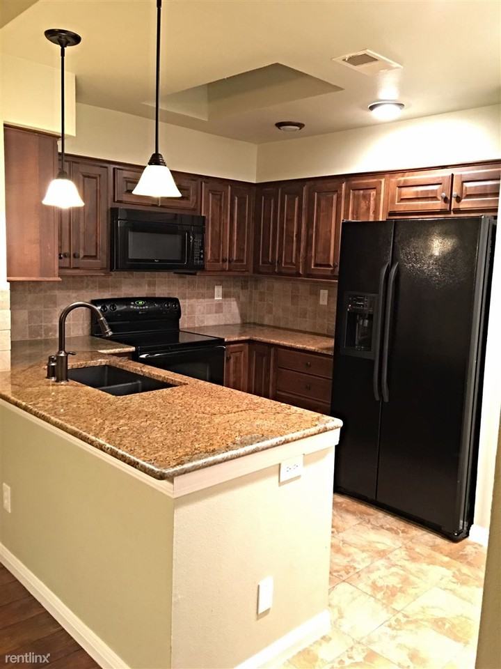 531 Woodlake Dr - Photo 3 of 12