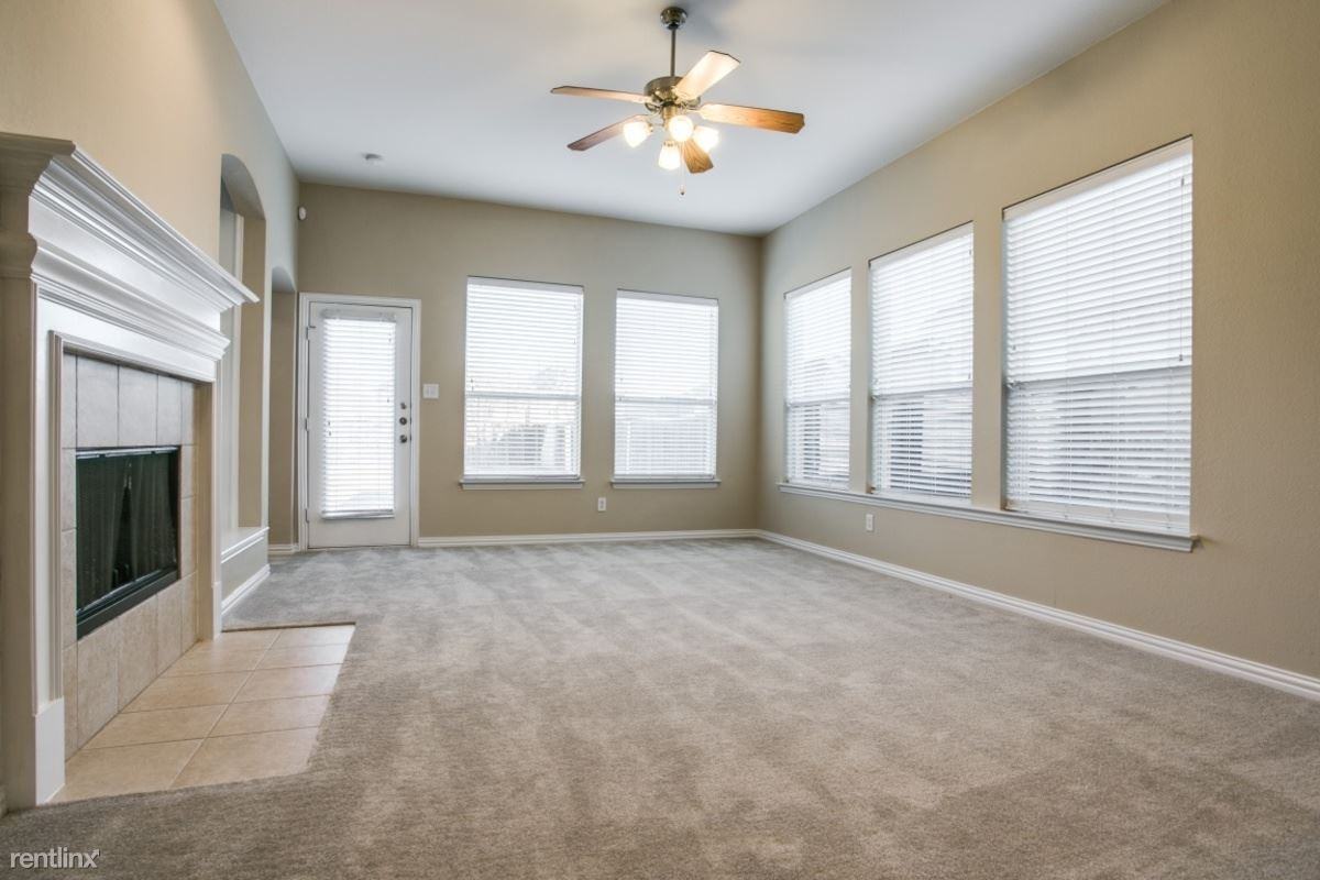 355 Bentson Dr - Photo 2 of 10