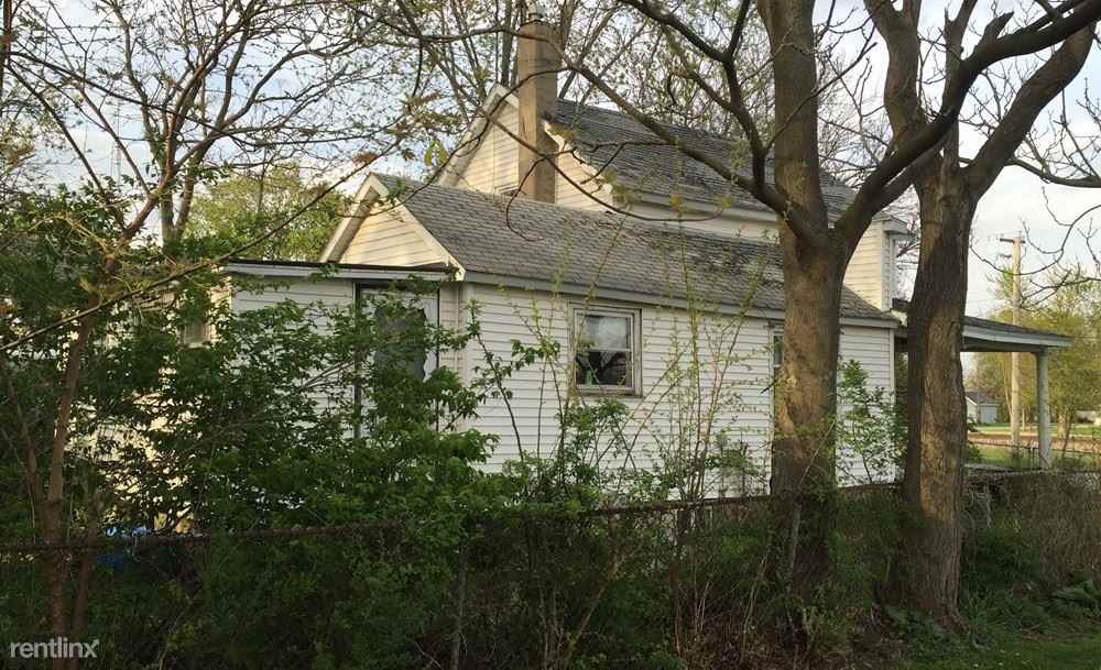 365 S Chicago Ave - Photo 3 of 8