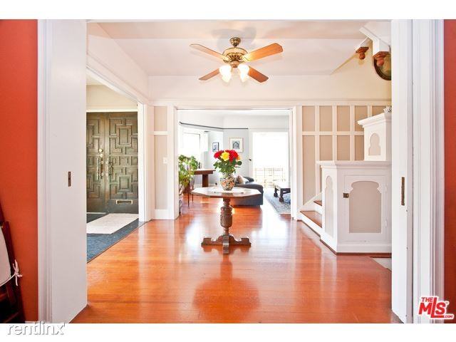 453 Rialto Ave - Photo 3 of 3