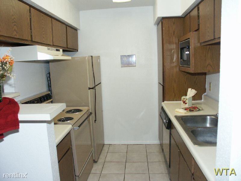 1500 S Interstate 35 - Photo 2 of 8