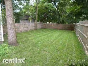 704 Wright St - Photo 2 of 4